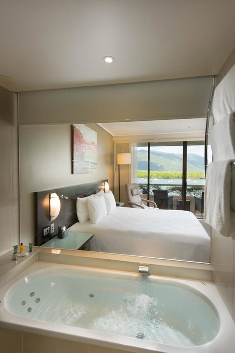 Hilton Cairns - Mackay Tourism 2