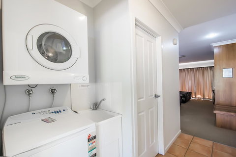 Shamrock Gardens Motel - Mackay Tourism 2