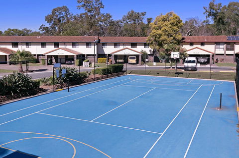 Fountain View Estate - We Accommodate - Mackay Tourism 21