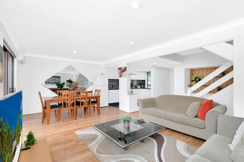 Fountain View Estate - We Accommodate - Mackay Tourism 8