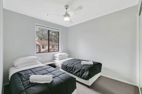 Fountain View Estate - We Accommodate - Mackay Tourism 12