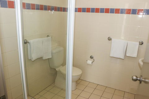 Salisbury Hotel Motel - Mackay Tourism 21