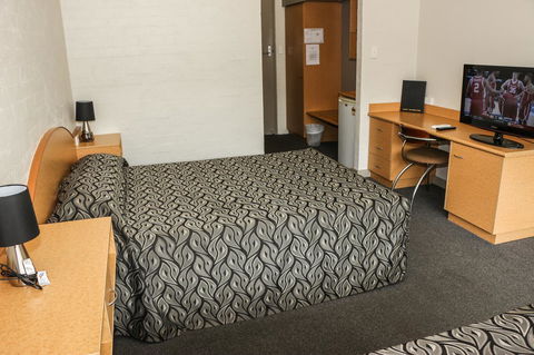 Salisbury Hotel Motel - Mackay Tourism 9