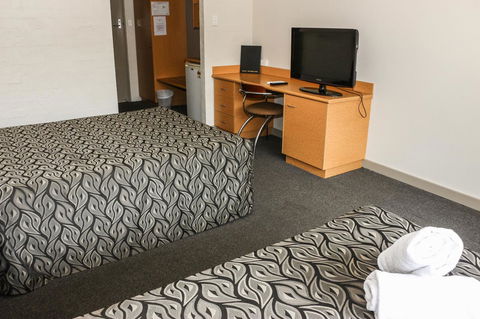 Salisbury Hotel Motel - Mackay Tourism 16