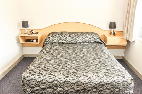 Salisbury Hotel Motel - Mackay Tourism 24