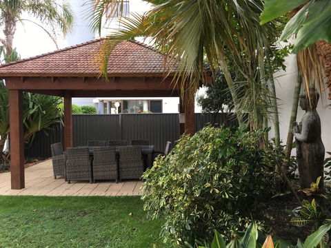 Burleigh Palms Holiday Apartments - Mackay Tourism 22