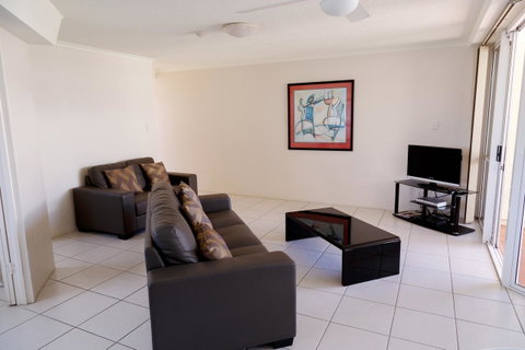 Crystal Beachfront Apartments - Mackay Tourism 27