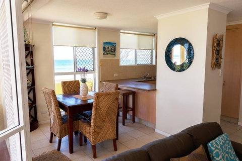 Crystal Beachfront Apartments - Mackay Tourism 15