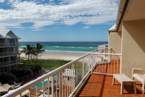 Crystal Beachfront Apartments - Mackay Tourism 4