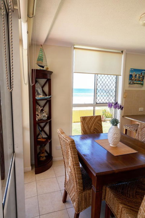 Crystal Beachfront Apartments - Mackay Tourism 7
