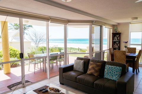 Crystal Beachfront Apartments - Mackay Tourism 39