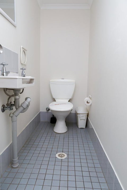 Crystal Beachfront Apartments - Mackay Tourism 31