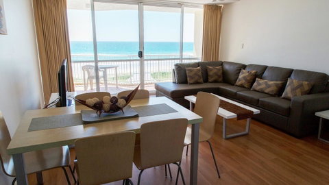 Crystal Beachfront Apartments - Mackay Tourism 42
