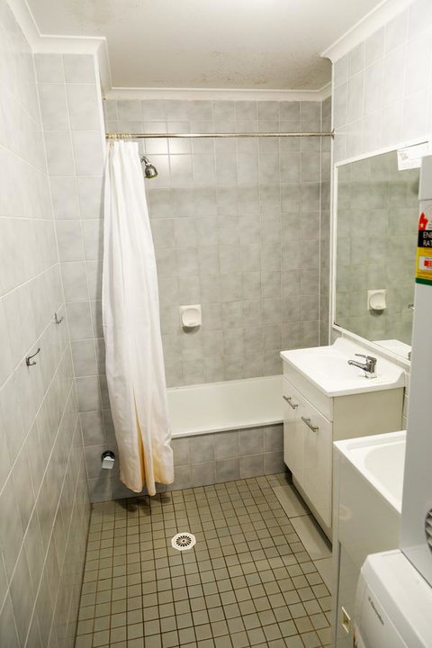 Crystal Beachfront Apartments - Mackay Tourism 10