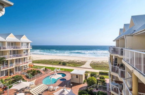 Crystal Beachfront Apartments - Mackay Tourism 0