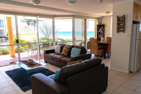 Crystal Beachfront Apartments - Mackay Tourism 16