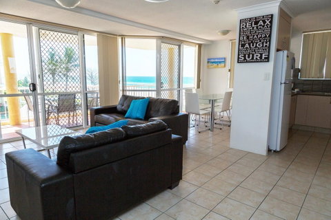 Crystal Beachfront Apartments - Mackay Tourism 5