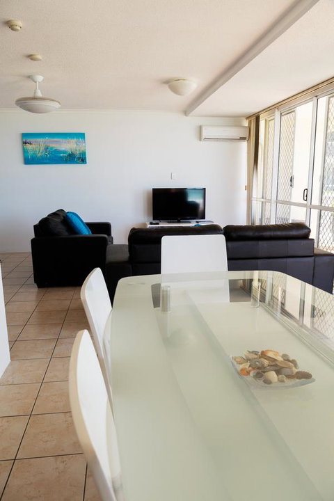Crystal Beachfront Apartments - Mackay Tourism 6