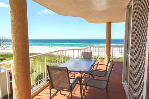 Crystal Beachfront Apartments - Mackay Tourism 17