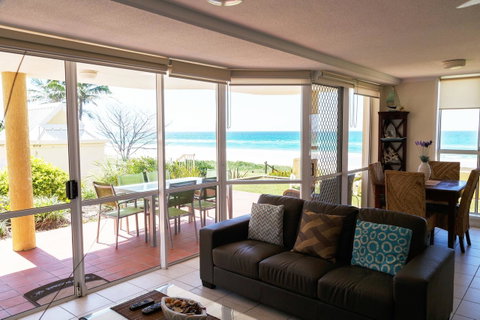 Crystal Beachfront Apartments - Mackay Tourism 13