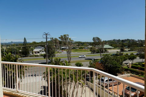 Crystal Beachfront Apartments - Mackay Tourism 23