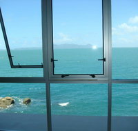 Best at Bright Point Absolute Waterfront 4 bedroom apartment - Mackay Tourism