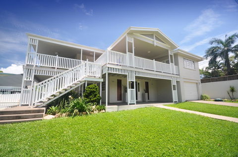 Island Adventure Holiday House - Mackay Tourism 0