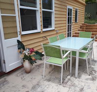 Retro Beach Flat - Mackay Tourism