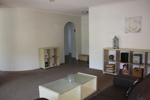 Close To Surf Beach, Surf Club, Hotel And Shops - Boyd St, Woorim - Mackay Tourism 3