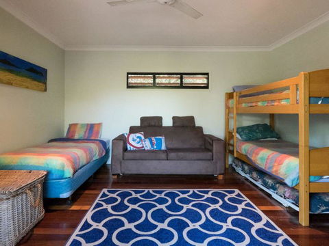 Billa Blue By Discover Stradbroke - Mackay Tourism 1