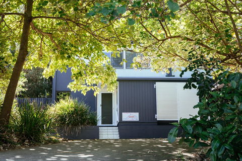 Point Break Beach House - Mackay Tourism 1