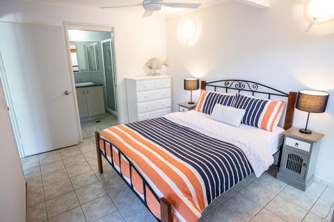 Point Break Beach House - Mackay Tourism 13
