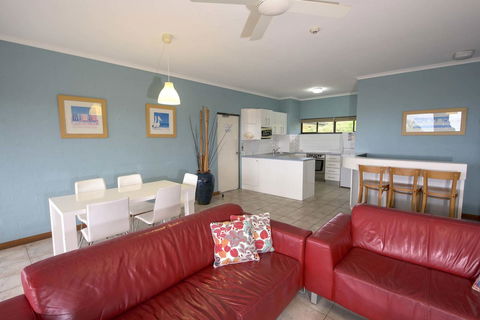 Anchorage On Straddie - Mackay Tourism 9