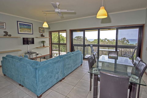 Anchorage On Straddie - Mackay Tourism 8