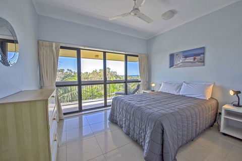 Anchorage On Straddie - Mackay Tourism 10