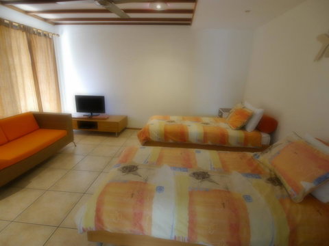 Shell Seeker - Mackay Tourism 13