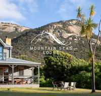 Mountain Seas Lodge - Mackay Tourism