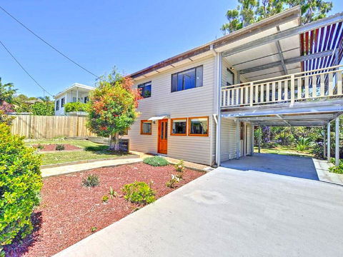 'Beach Break 2', 2/10 Lionel St - Downstairs Unit With Aircon - Mackay Tourism 0