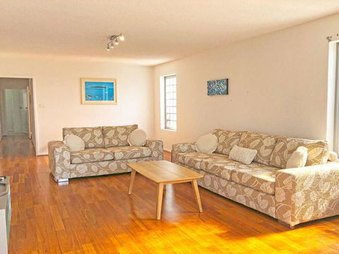 'Mooring One Downstairs', 23 Shoal Bay Rd - Fantastic Ground Floor Duplex With Views, WIFI And Air Conditioning - Mackay Tourism 1
