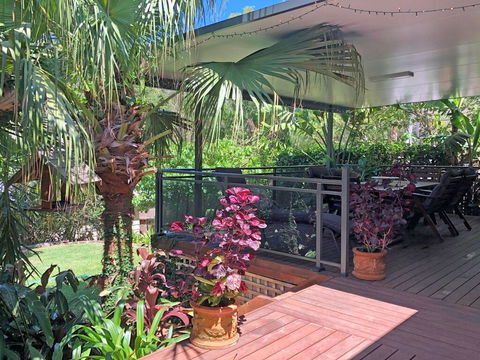 'Sandy Palms' 28 Moorooba Cr - Beautiful Home With Wifi, Air-con And Boat Parking - Mackay Tourism 0
