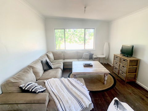 'The Wattles' - True Country Escape Near Wineries - Borenore - Mackay Tourism 2