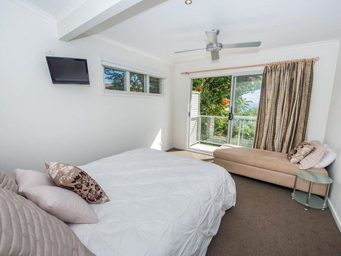 1 'Florida', 5 Lillian Street - 2 Min Walk To Beach, Shops & Restaurants - Mackay Tourism 3