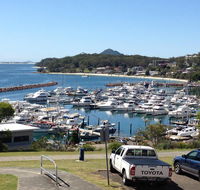 1 'Laman Lodge' 15 Laman Street - stunning air conditioned unit with water views and WIFI - Mackay Tourism