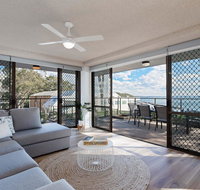 1 'The Poplars' 34 Magnus St - panoramic water views pool aircon  WIFI - Mackay Tourism