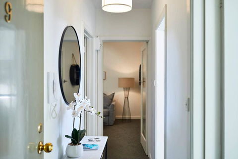 1 Bedroom Apt With Parking Stroll To Elwood Beach - Mackay Tourism 1