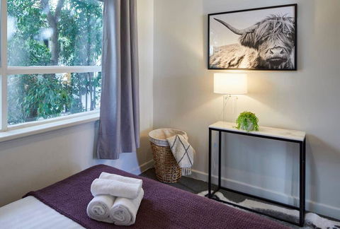 1 Bedroom Apt With Parking Stroll To Elwood Beach - Mackay Tourism 3