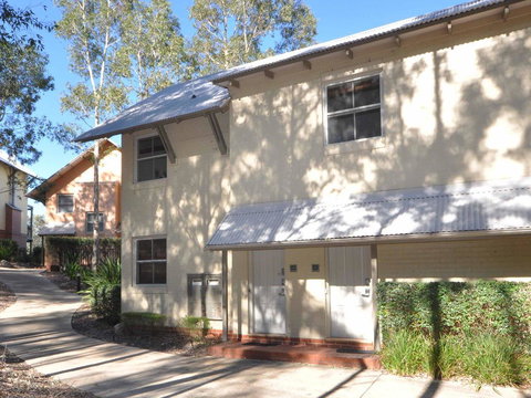 1 Bedroom Executive Villa Located Within Cypress Lakes - Mackay Tourism 3