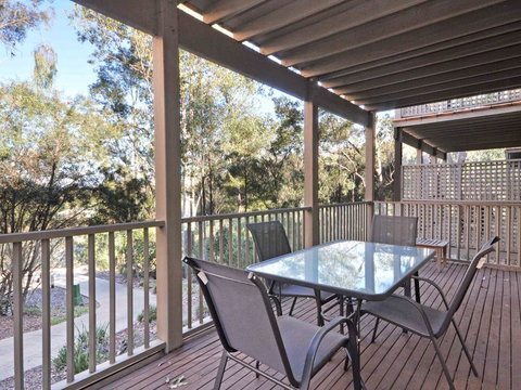 1 Bedroom Executive Villa Located Within Cypress Lakes - Mackay Tourism 0