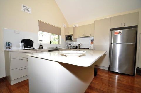 11 Barkala St. Dalmeny - Mackay Tourism 2