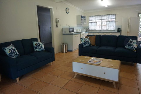 11 Bomburra Court - Rainbow Beach, Comfortable Beach House, Plenty Of Boat Parking - Mackay Tourism 0